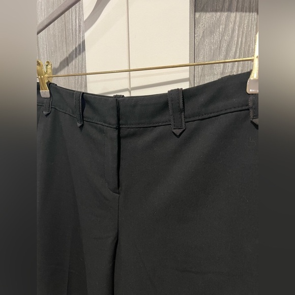 146. The Limited Cassidy Fit Cuffed Capri Pant 4 • Ins 20 Rise 8 - Picture 2 of 9